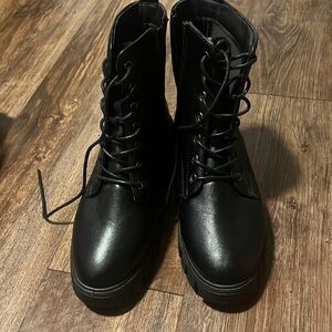 Black womens boots size 8